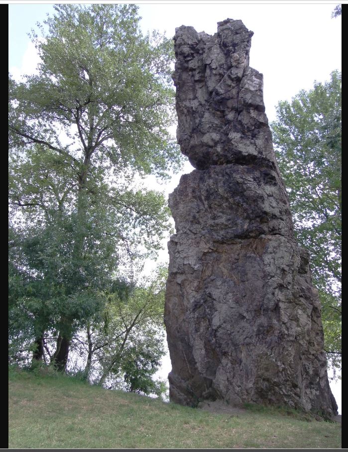 photo de la Pierre-Bécherelle